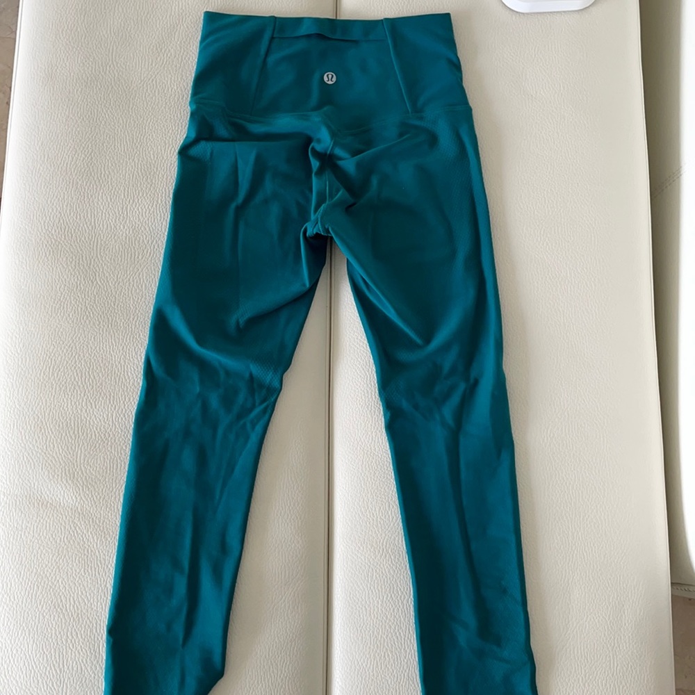 Lululemon size 4